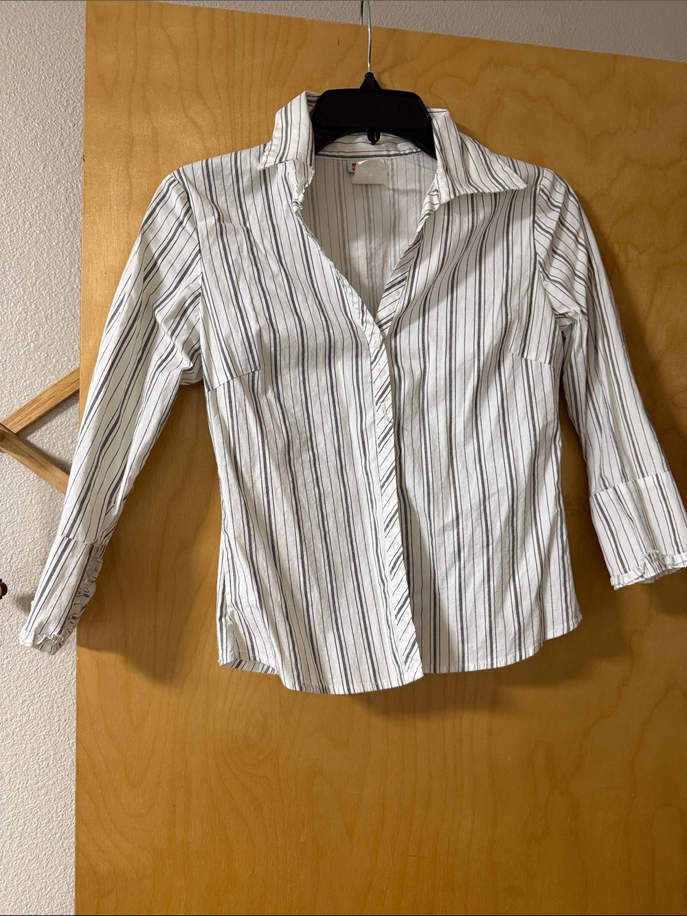 Women’s White Striped Button-Front Shirt